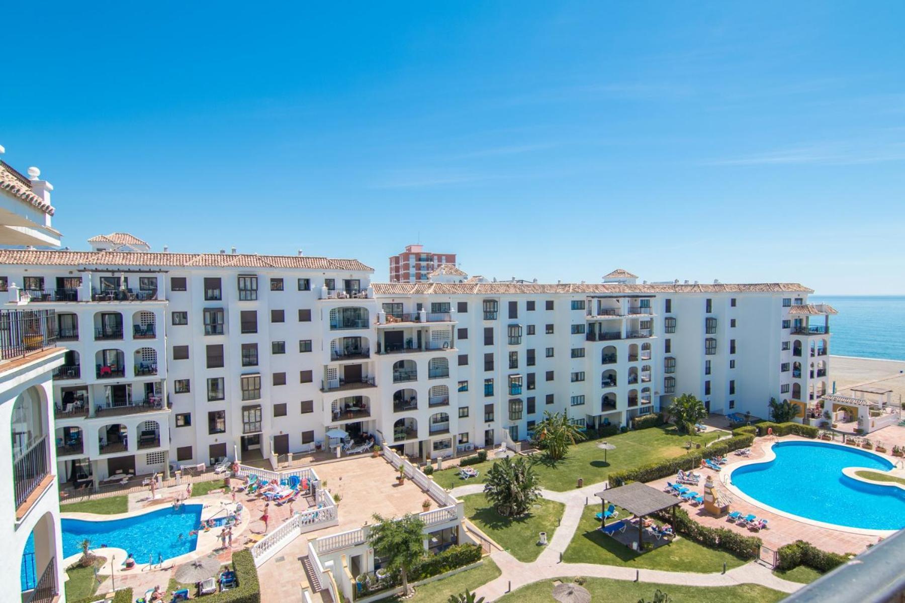 2066-Apt 2 Bedrooms On Beach, Tenis, Gym, Pool Manilva Exterior photo